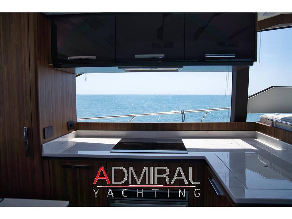 Cayman yachts S600