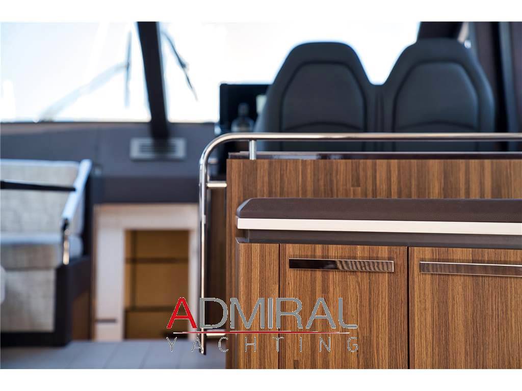 Cayman yachts S600