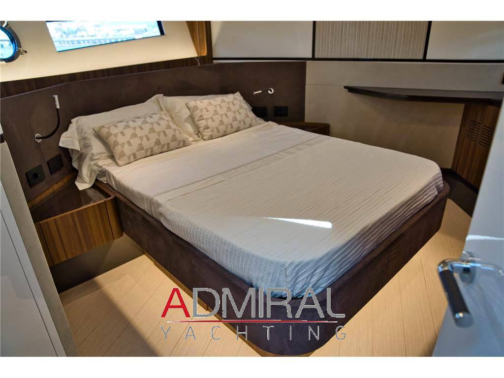 Cayman yachts S600