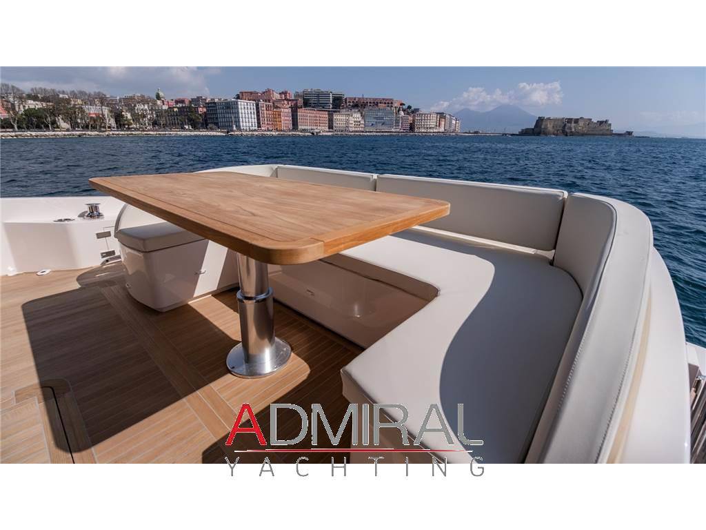 Cayman yachts S600