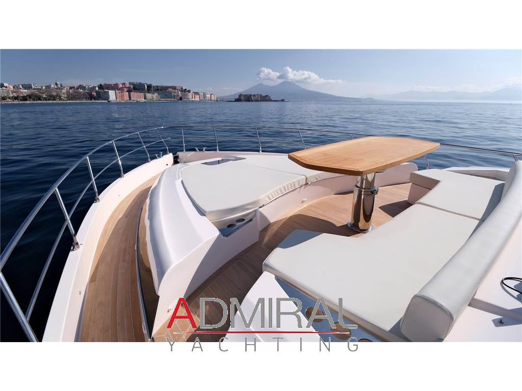 Cayman yachts S600