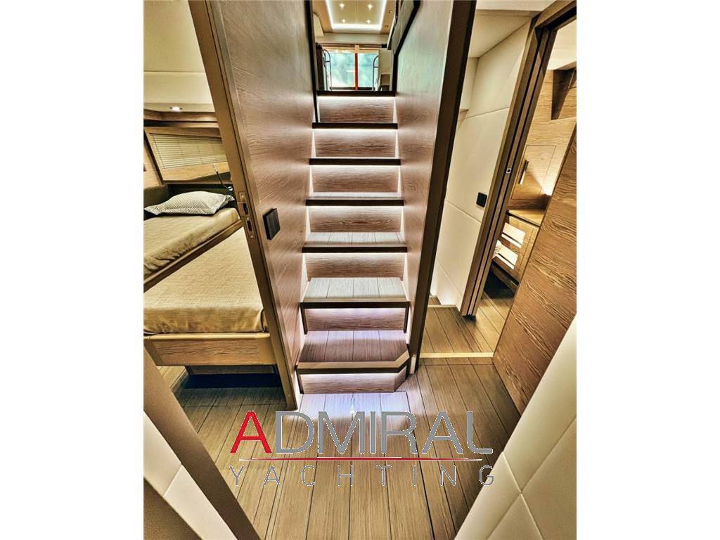 Cayman yachts S600