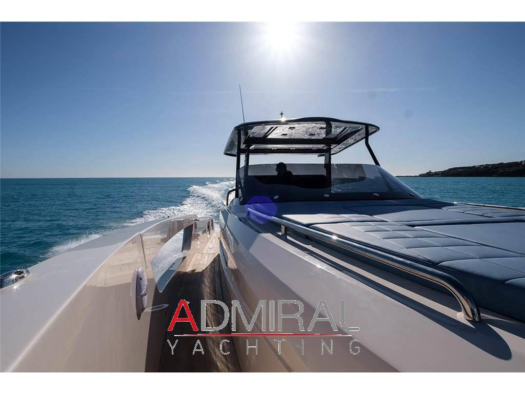 Cayman yachts 400 wa