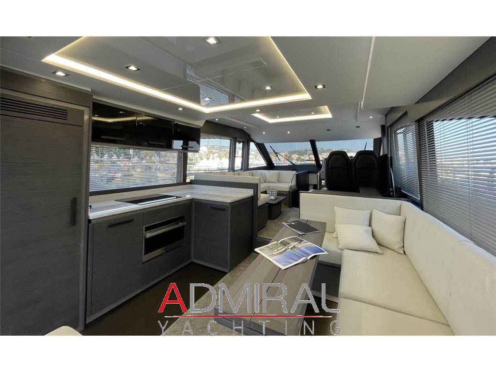 Cayman yachts F580