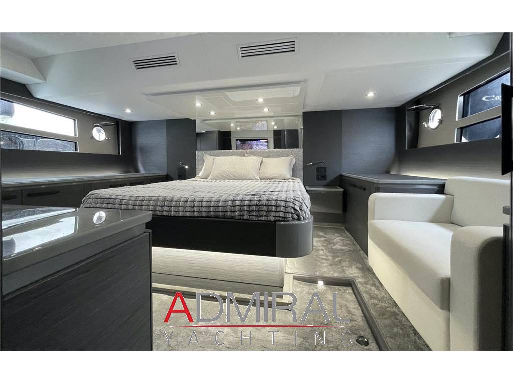 Cayman yachts F580
