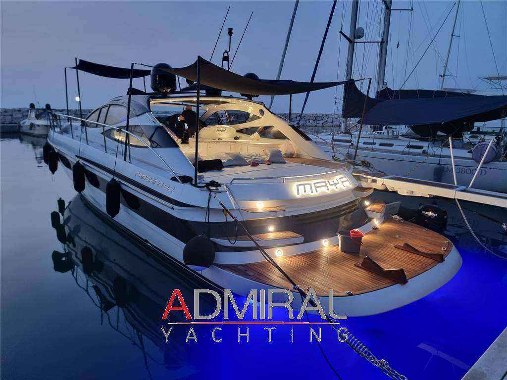 Pershing 52'