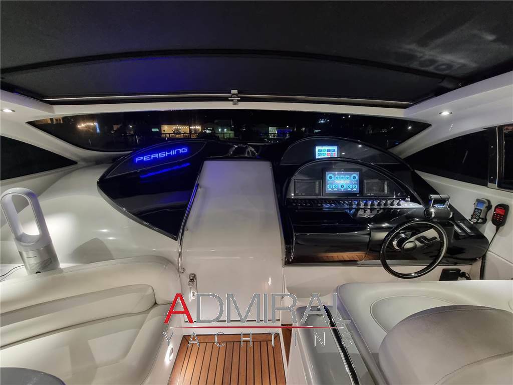 Pershing 52'