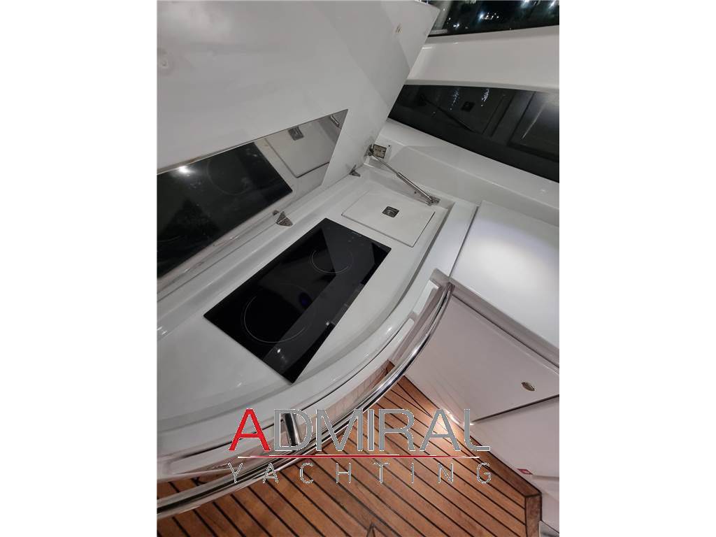 Pershing 52'