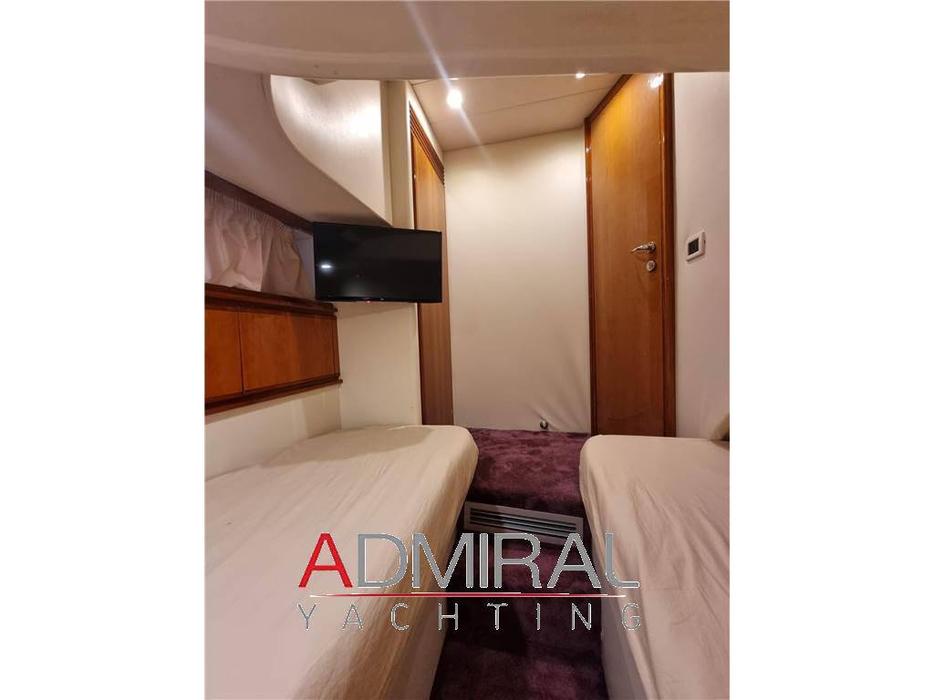 Pershing 52'