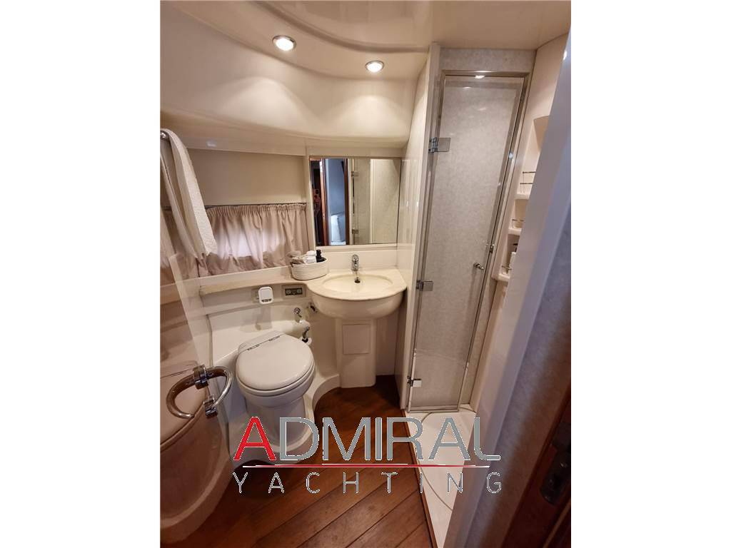 Pershing 52'