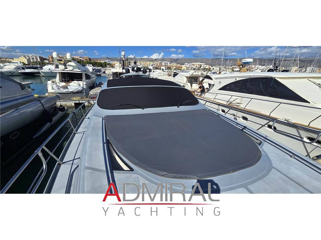 Pershing 52'