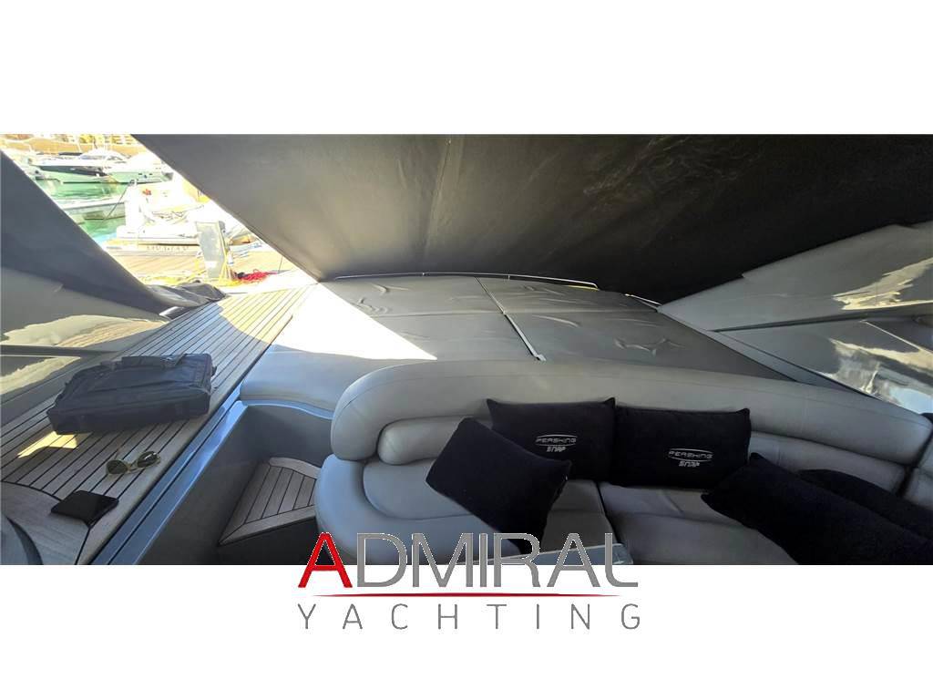Pershing 52'