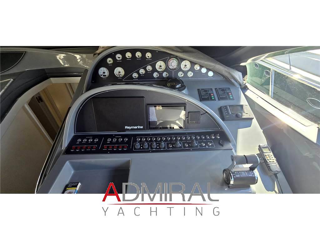 Pershing 52'