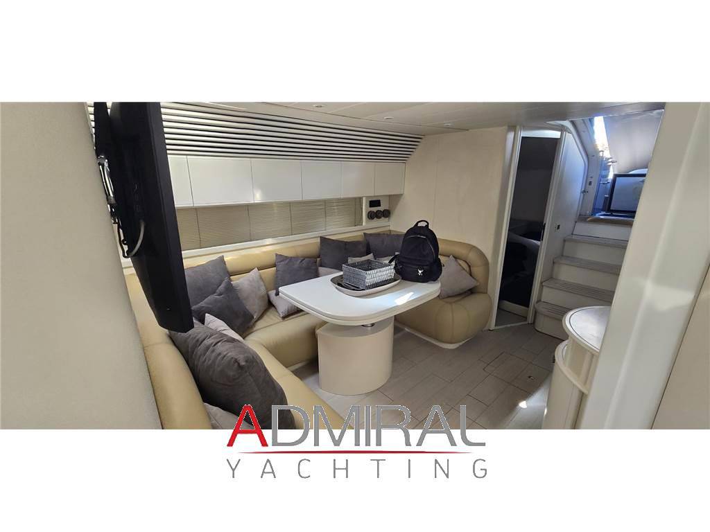 Pershing 52'