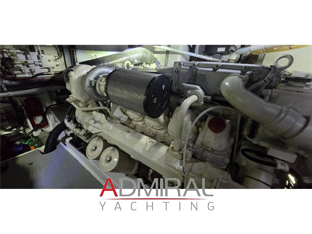 Pershing 52'