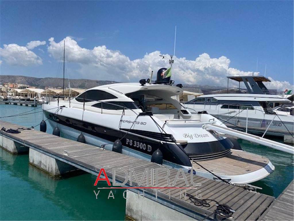 Pershing 50'