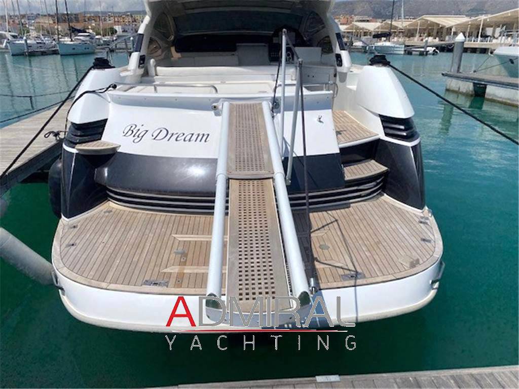 Pershing 50'
