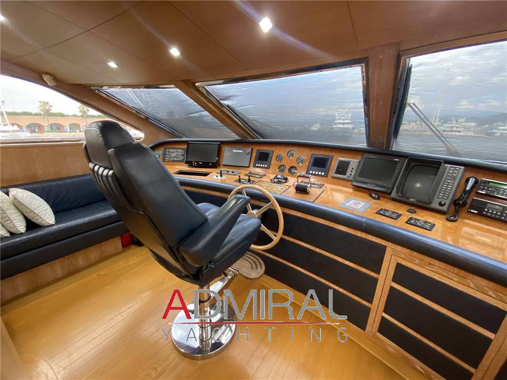 Falcon yachts 85
