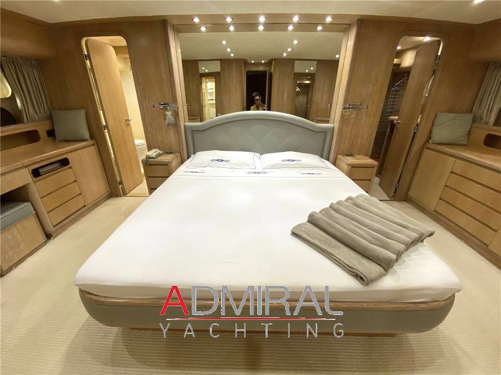 Falcon yachts 85