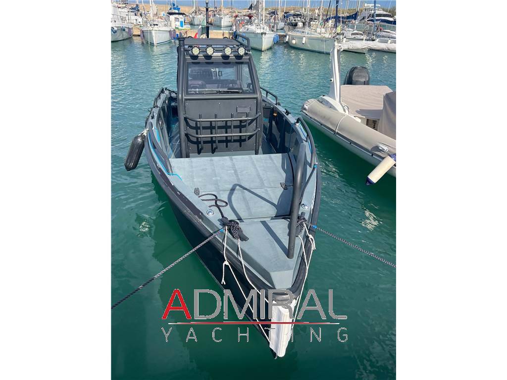 Xo boats Dfndr 8