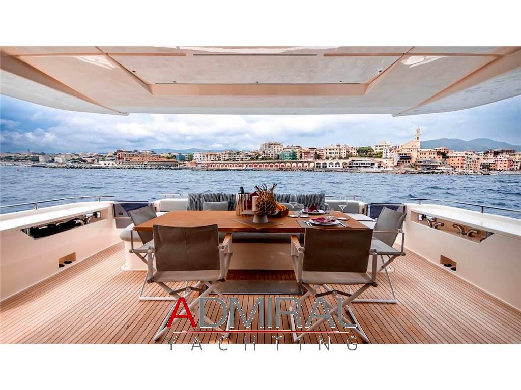 Ferretti yachts 850
