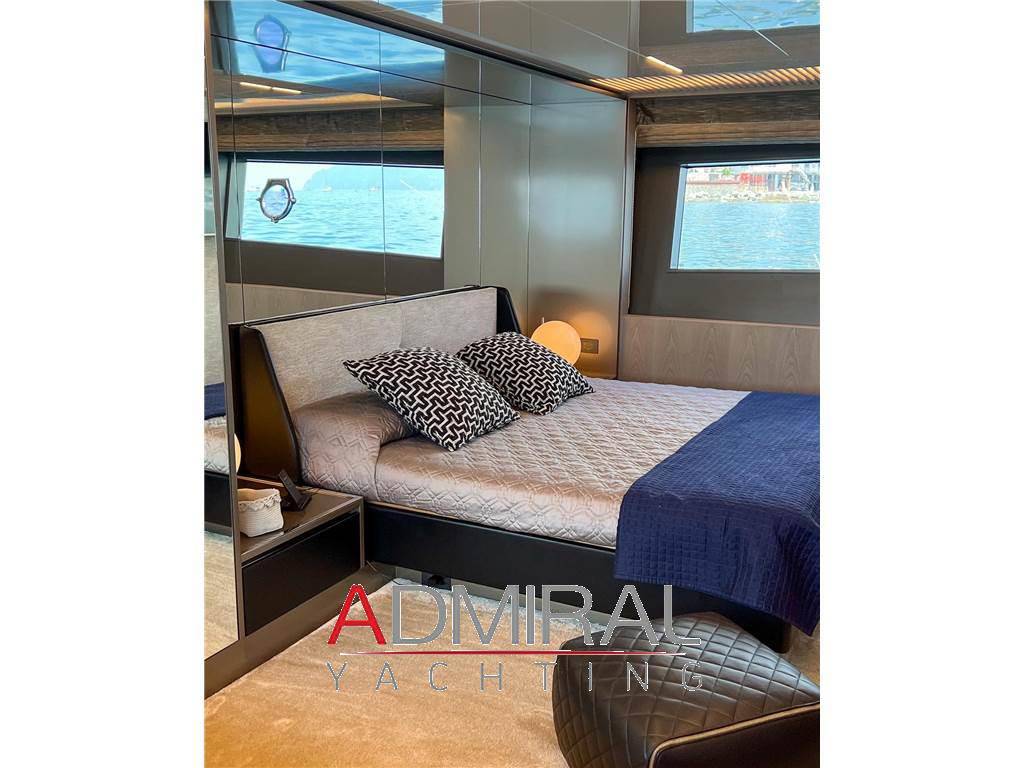 Ferretti yachts 850