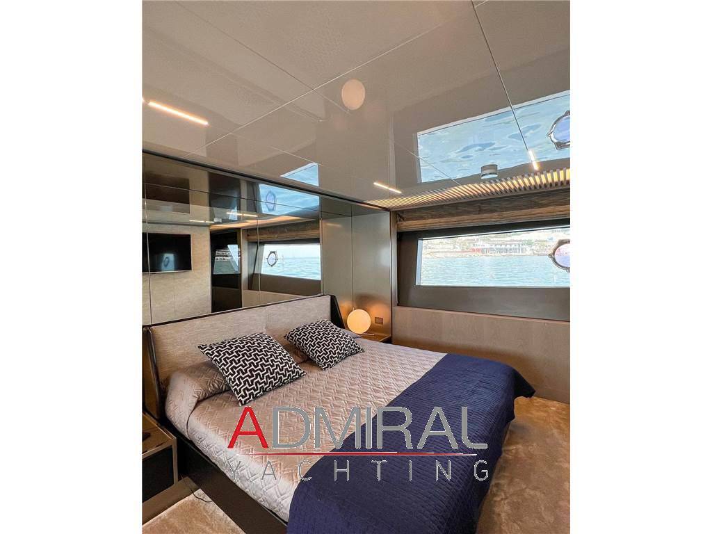 Ferretti yachts 850