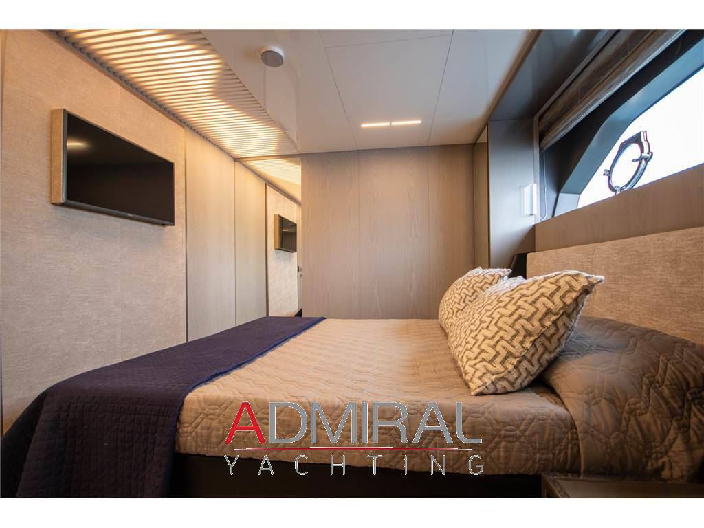 Ferretti yachts 850