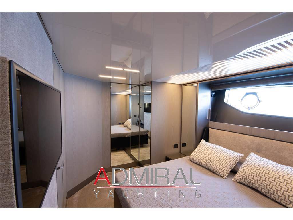 Ferretti yachts 850