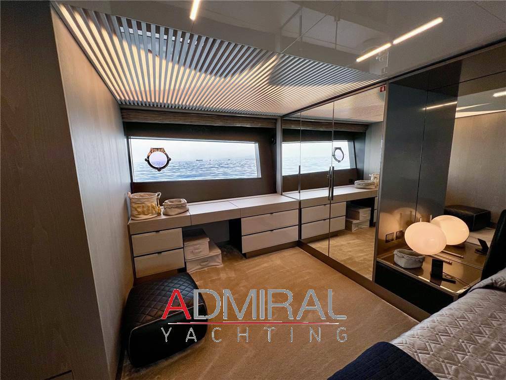 Ferretti yachts 850