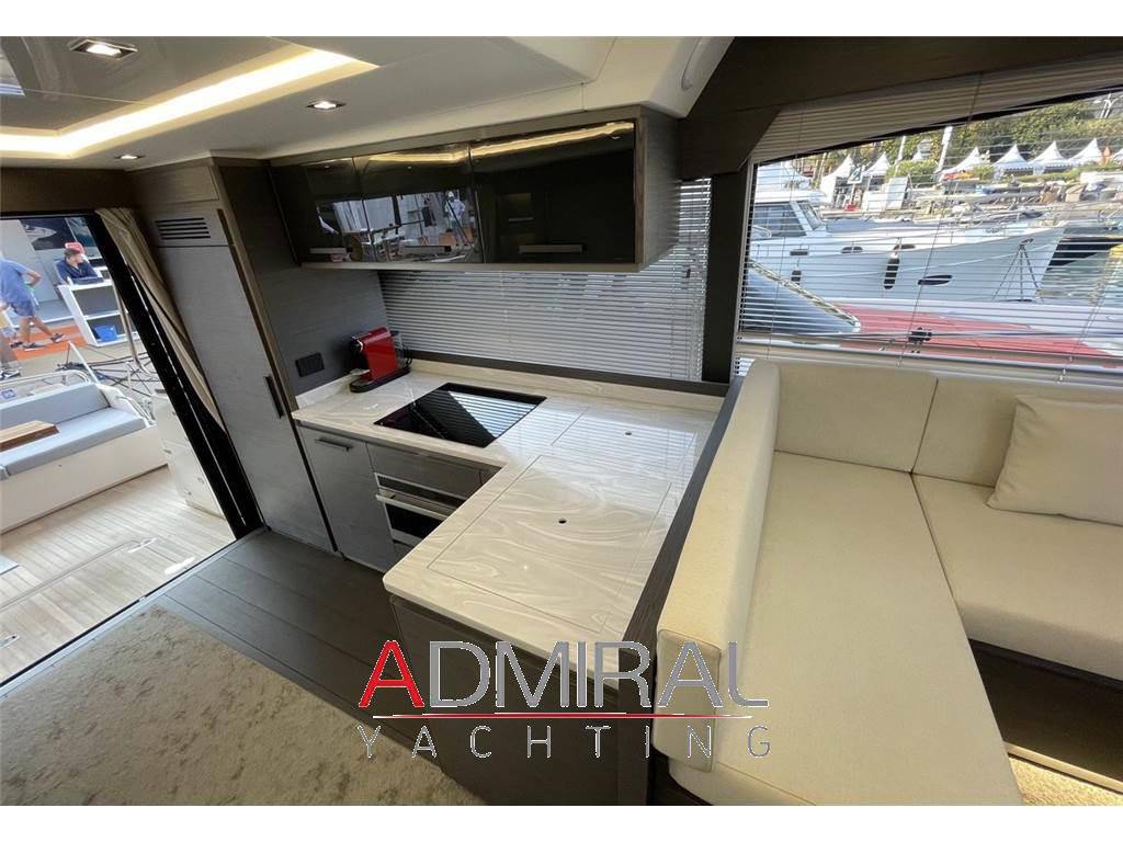 Cayman yachts F580