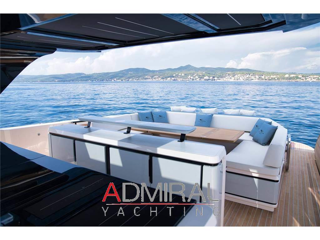Cayman yachts 540 wa