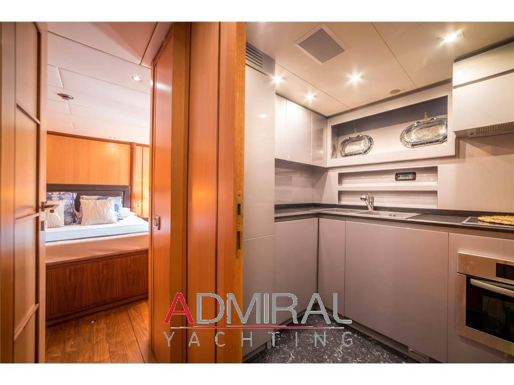 Overmarine Mangusta 72 open