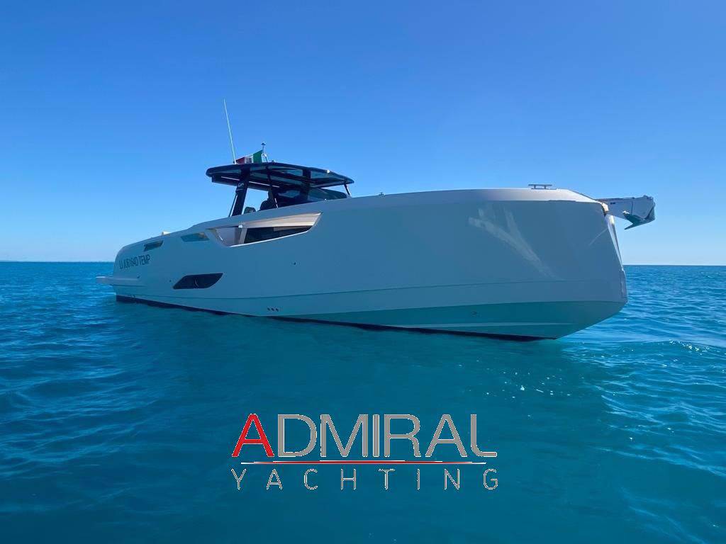 Cayman yachts 400 wa