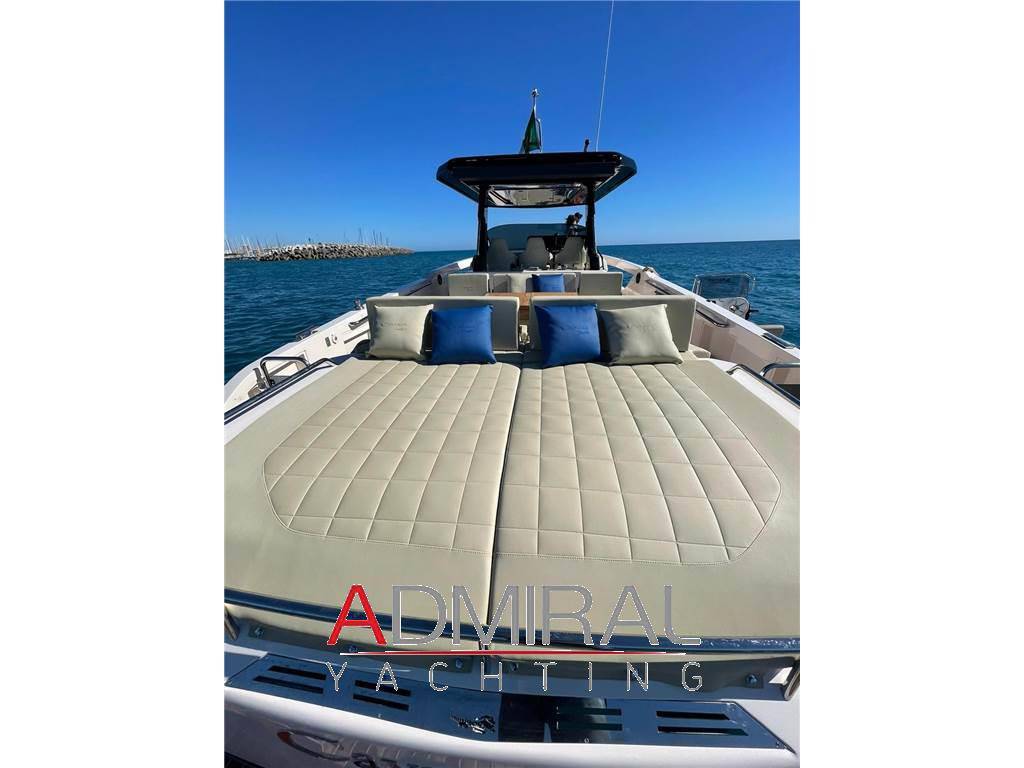 Cayman yachts 400 wa