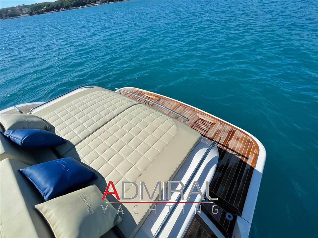 Cayman yachts 400 wa