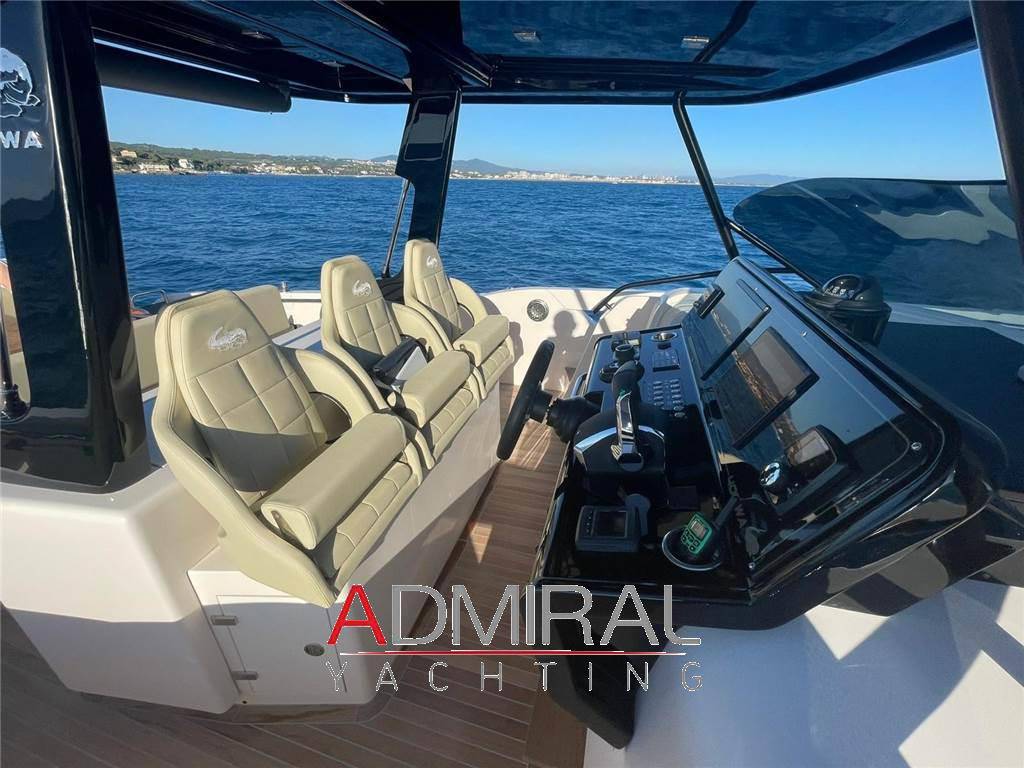 Cayman yachts 400 wa