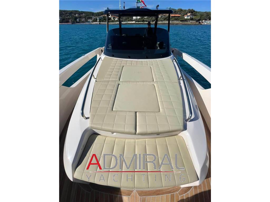 Cayman yachts 400 wa
