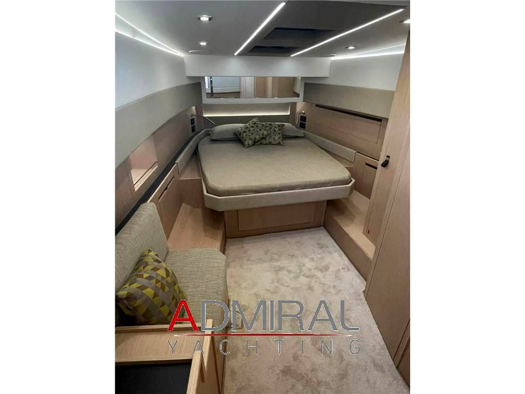 Cayman yachts 400 wa