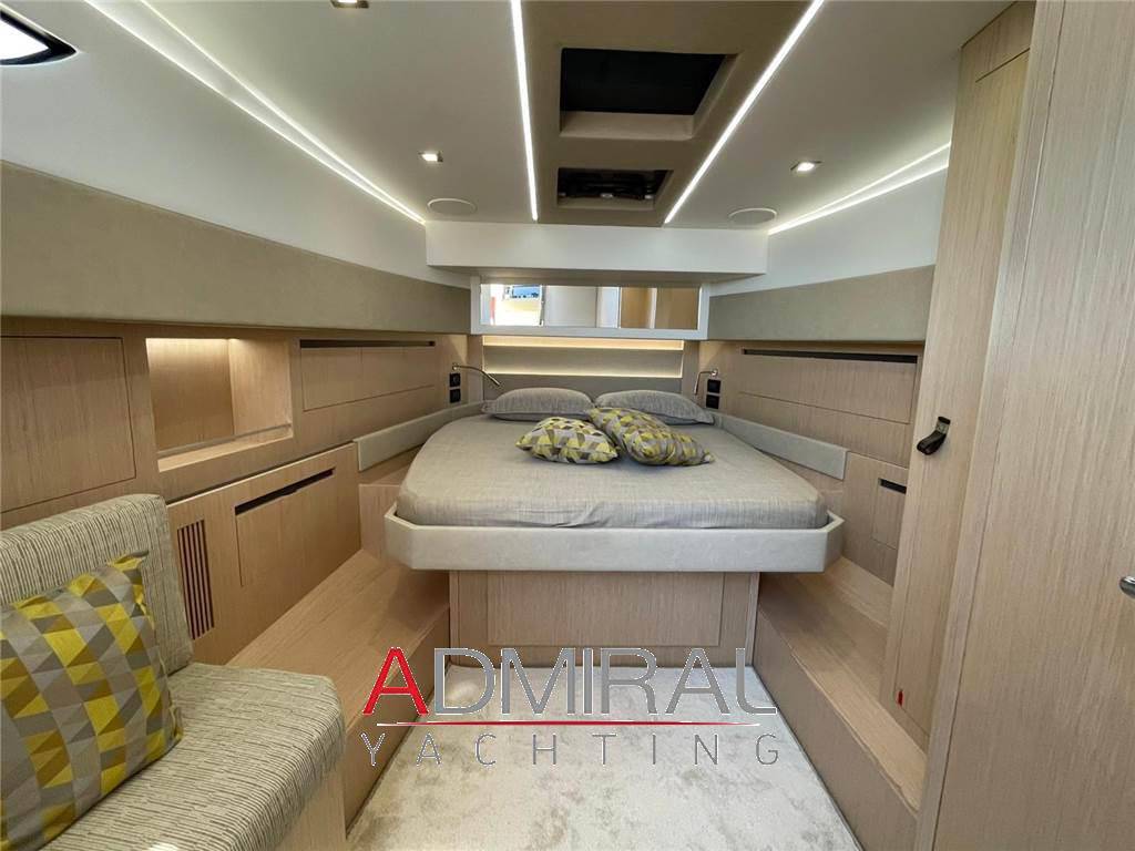 Cayman yachts 400 wa