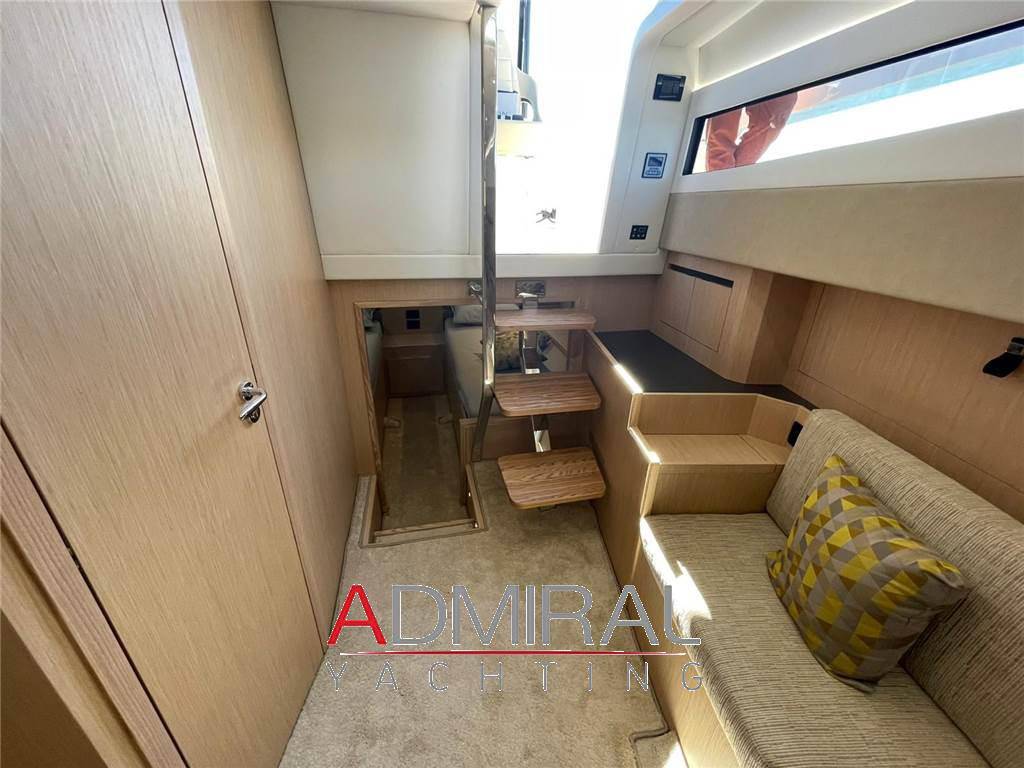 Cayman yachts 400 wa