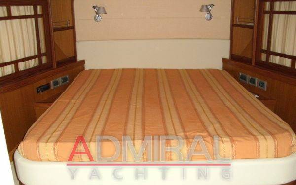 Ferretti 731
