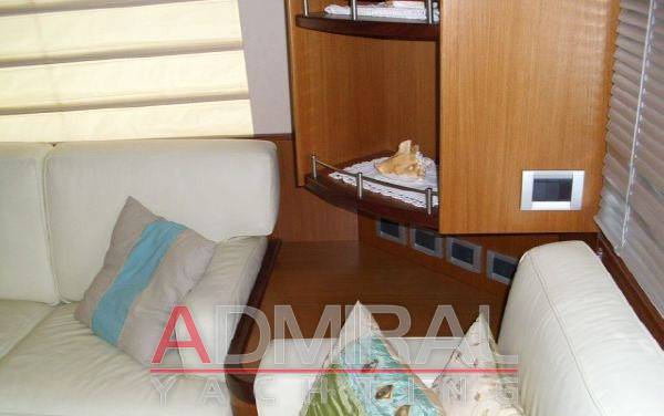 Ferretti 731