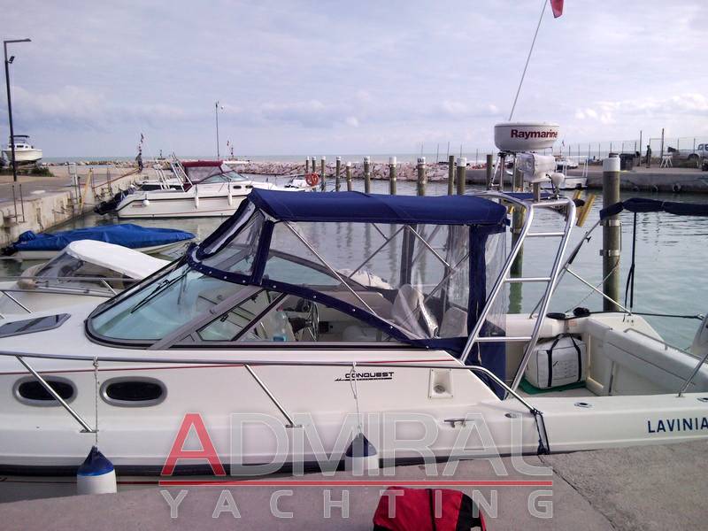 Boston whaler Conquest 28