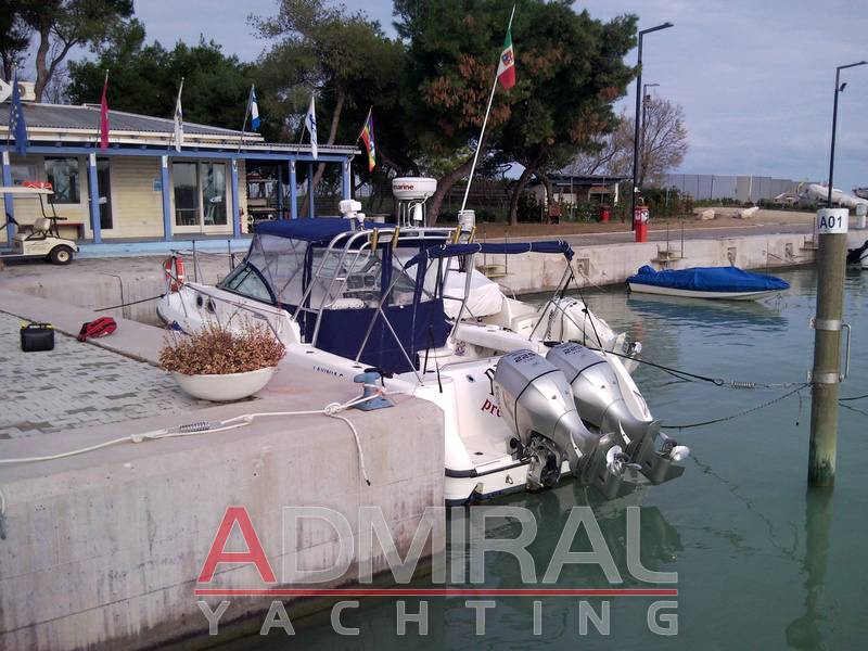 Boston whaler Conquest 28