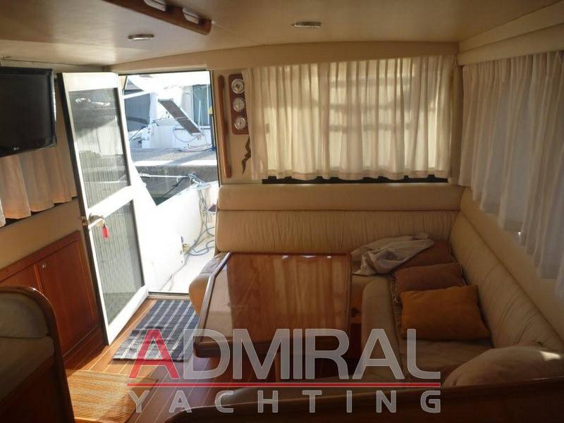 Riviera 33
