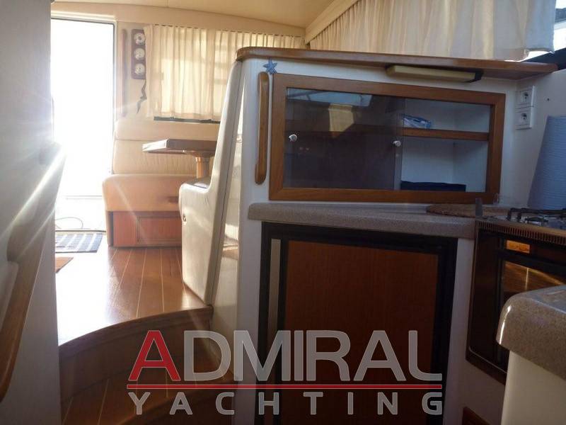 Riviera 33