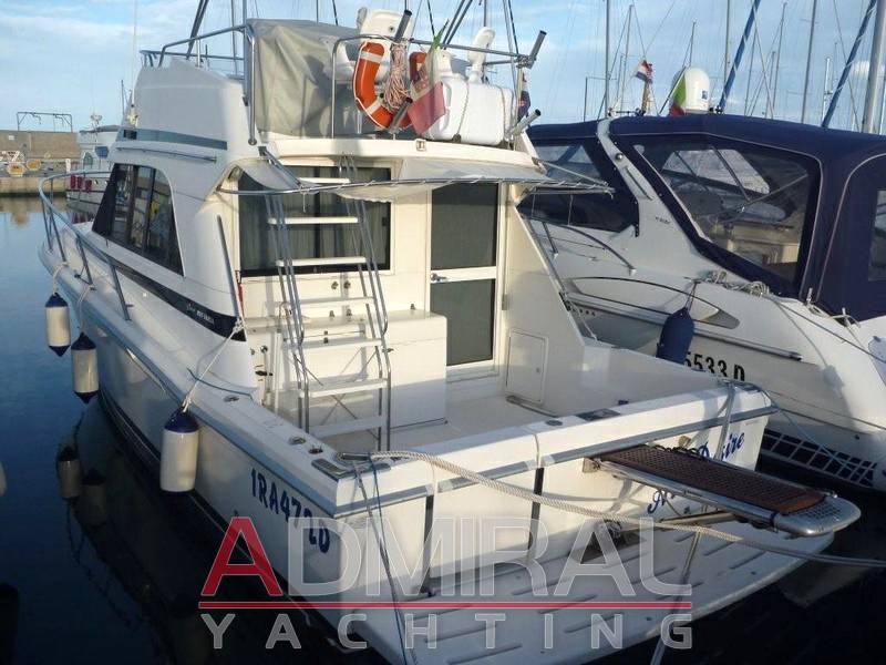 Riviera 33