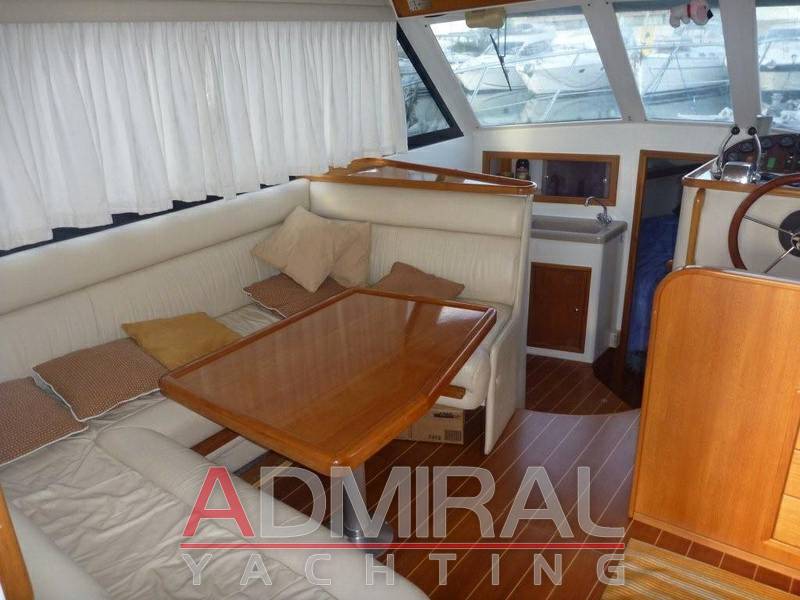 Riviera 33