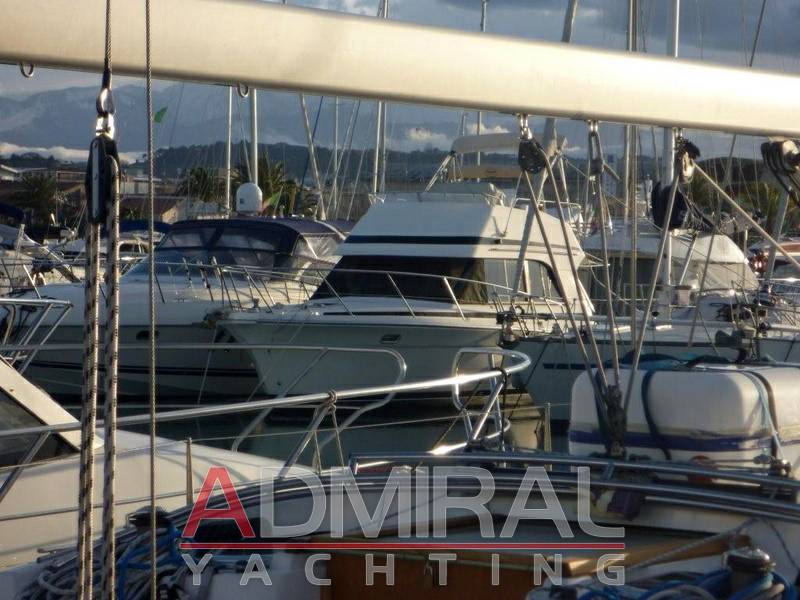 Riviera 33
